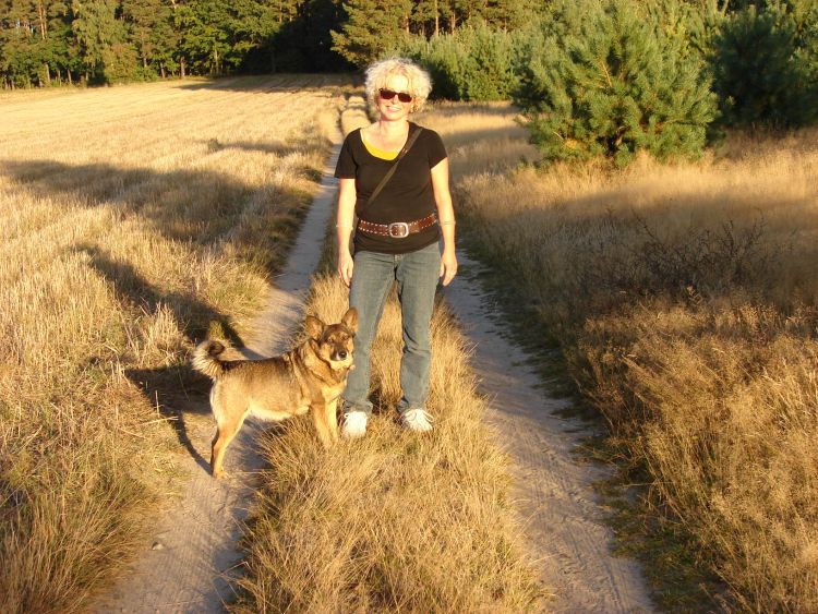 więc ja tak wyglądałam pod koniec lata...<br />może ktoś mnie rozpozna? Byłam na wystawie w Legionowie w pażdz. 2010