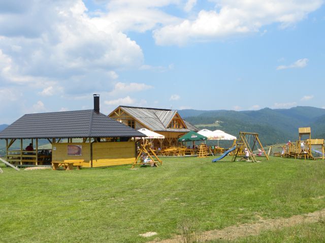 ...to samemu można do karczmy. Zresztą na dole też karczma. Bardzo znana.