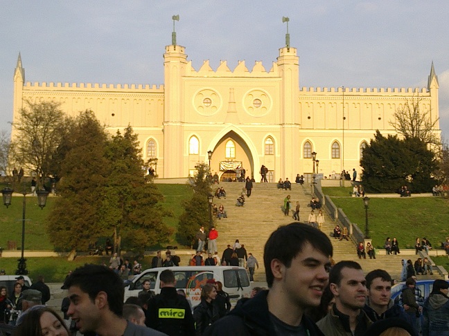 Zamek jak z bajki. Szkoda, że ze straszną historią.