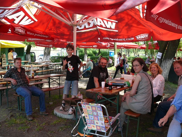 Na &quot;gończej&quot; imprezie chwilowa przewaga &quot;ogórkomaniaków&quot;.