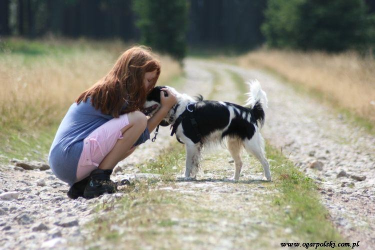 mocno kochającą.