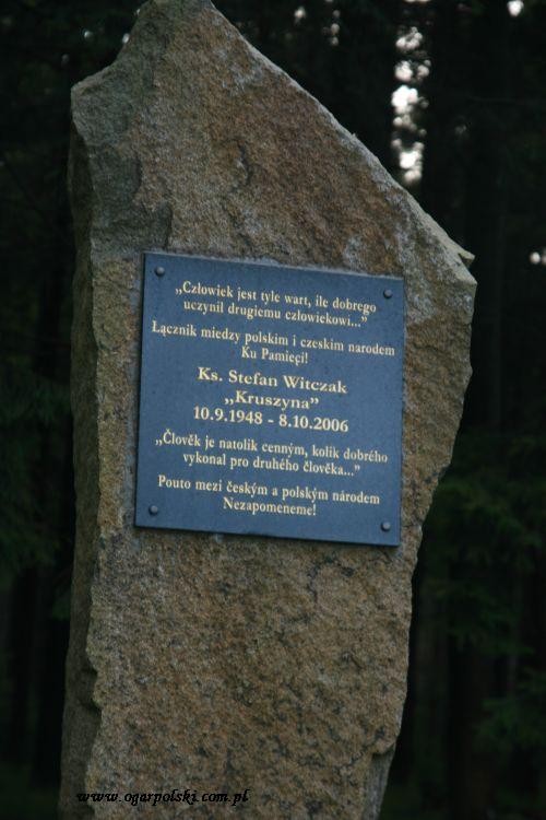 Pomnik jeszcze jeden.