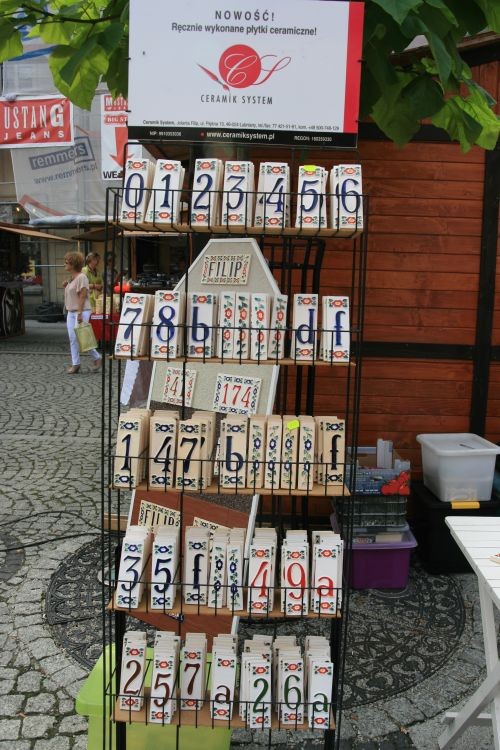 Dla tych co takie numery lubią i mogą zamówić- namiary na górze.