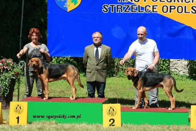Młodzież na podium.