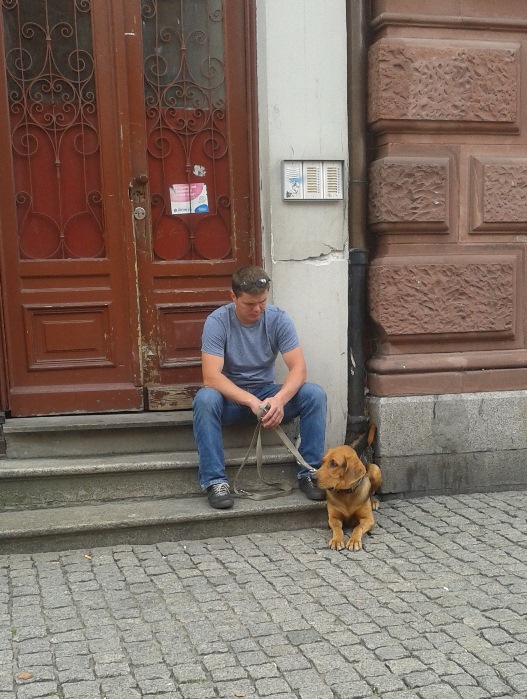 Podryw na smutnego samotnego pana z pieskiem.jpg