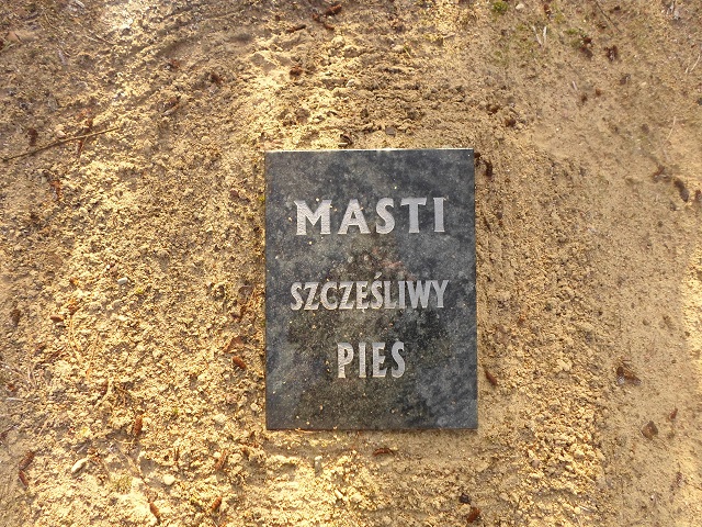 Świeżo pograbione.
