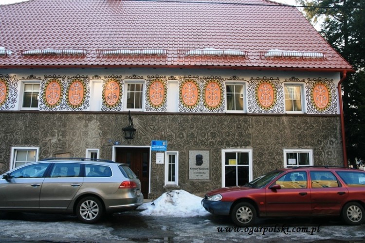 Jeden z kilku odnowionych domów - teraz tutaj jest galeria.