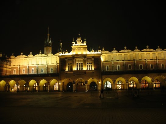 http://www.krakow.come2europe.eu/o_miescie/galerie_zdjec/krakow_noca/