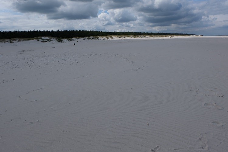 Plaża jakich mało i bez ludzi