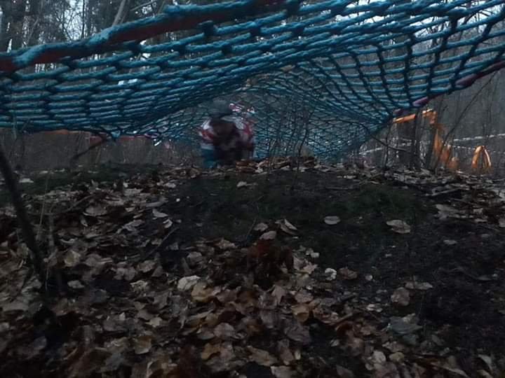 Tak wyglądało przejście pod siatką za jasności... Podobno