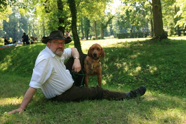 Można spokojnie w cieniu czekać na swoją kolej.