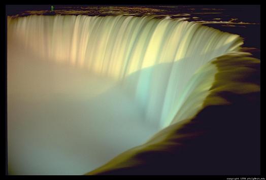 niagara-canadian-falls-close-68.4.jpg