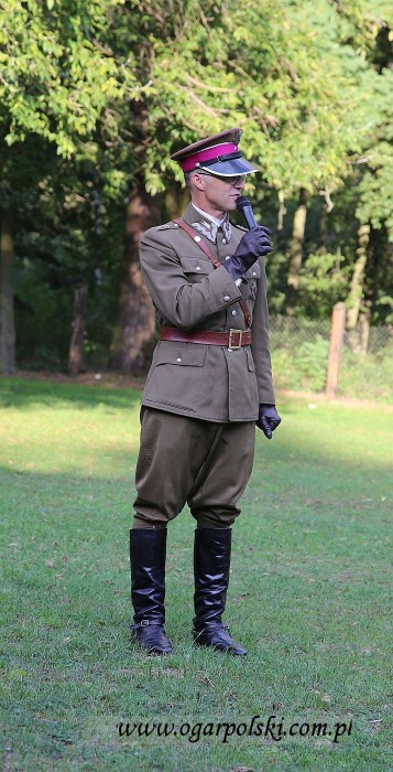 Piotr w mundurze oficera!